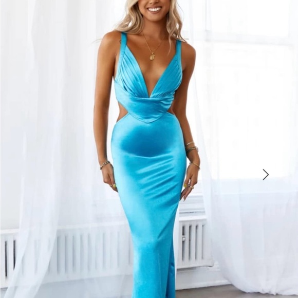 Hello Molly Dresses & Skirts - NWT Hello Molly Sunset Views Satin Midi Dress Blue